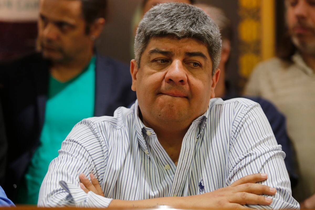 El secretario general de Camioneros envió un mensaje días después del bloqueo a los centros de distribución de la empresa