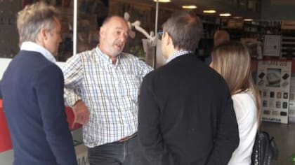 El secretario general de la Presidencia, Fernando de Andreis, y el intendente del partido bonaerense de Tres de Febrero, Diego Valenzuela