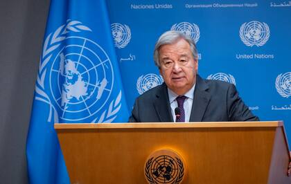 El secretario general de Naciones Unidas, António Guterres, habla sobre la situación en Israel después del ataque de Hamas, durante una conferencia de prensa el 9 de octubre de 2023, en la sede de Naciones Unidas. (AP Foto/Craig Ruttle)