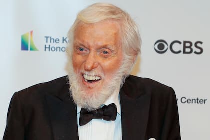 El secreto de Dick Van Dyke para vivir 100 años y lo que más sufre del paso del tiempo: “Es frustrante”
