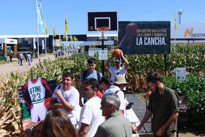 El sector de los plots semileros, muy visitados en la primera jornada