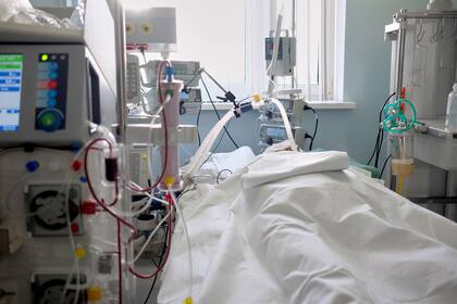 El sector privado de salud advierte que hay un aumento de hasta el 1187% en los costos de fármacos esenciales para la atención de pacientes graves de Covid-19 que están internados en terapia intensiva