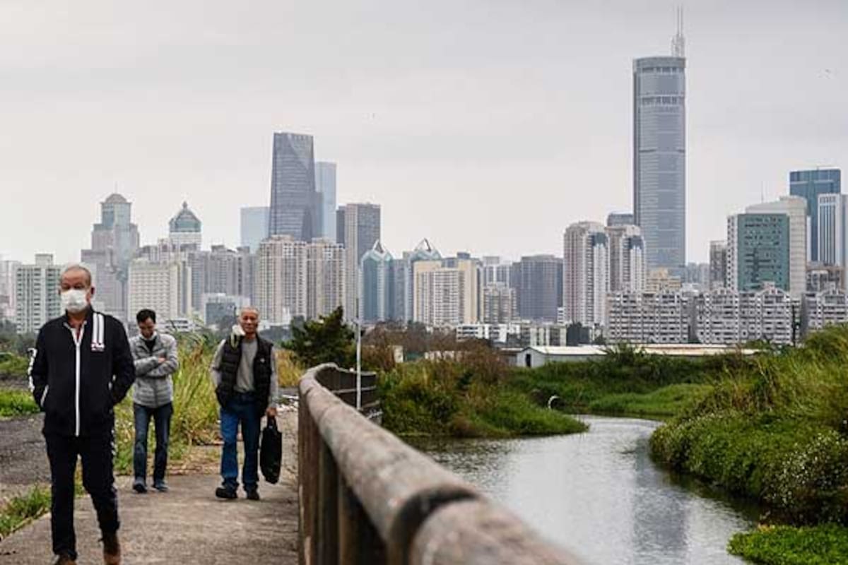El SEG Plaza, un edificio de oficinas terminado en el año 2000, cuenta con 71 pisos