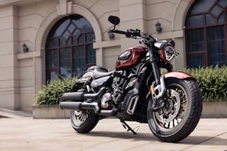 Esta moto top es clásica y sorprende por su posición de “manejo relajado”