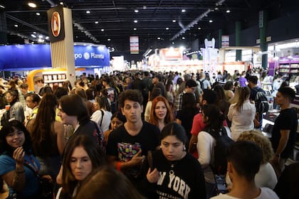El segundo sábado de la edición 49, la Feria del Libro estalló de público