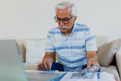 El seguro social proporciona ingresos de jubilación para casi todos los trabajadores que viven en los EE.UU.