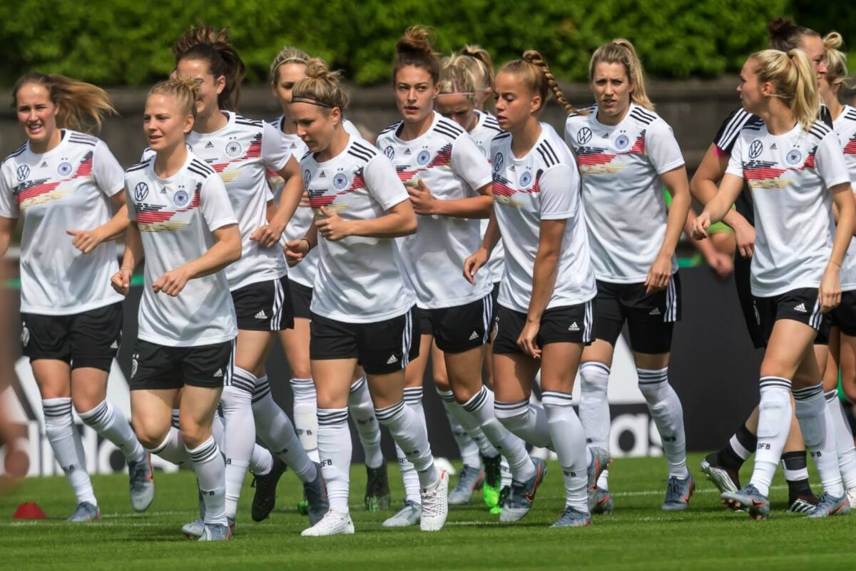 El seleccionado alemán se prepara para el Mundial de Francia