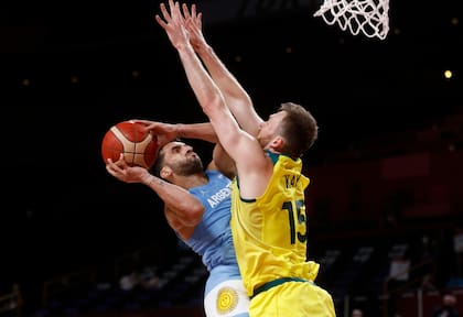 El seleccionado argentino de básquet busca un lugar en la semi contra Australia desde las 09.00.