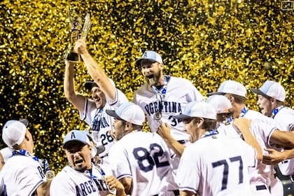 El seleccionado argentino de sóftbol, campeón mundial en Praga, es favorito en Lima 2019.