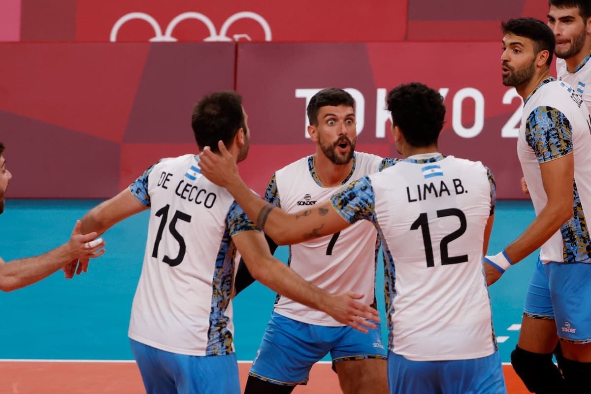 El seleccionado masculino de vóley buscará el bronce olímpico frente a Brasil desde las 01.30.