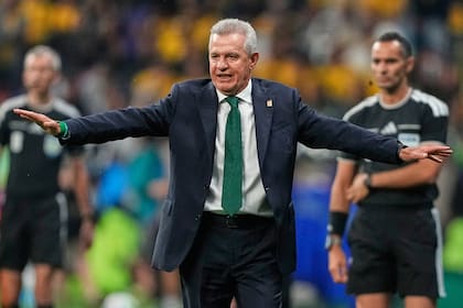 El seleccionador mexicano Javier Aguirre saboreó el paso a la siguiente ronda del Mundial.