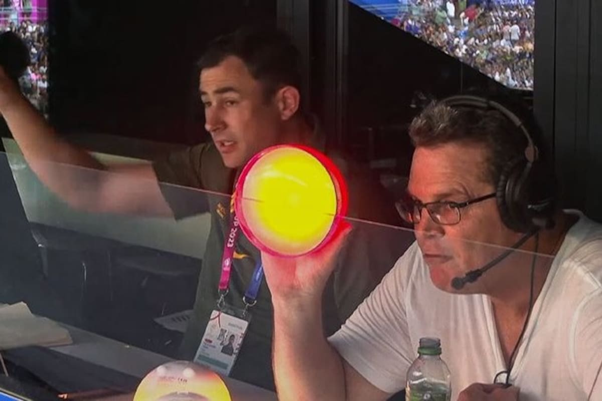 El semáforo de Rassie Erasmus, que forma parte del staff de Sudáfrica