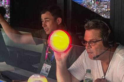 El semáforo de Rassie Erasmus, que forma parte del staff de Sudáfrica