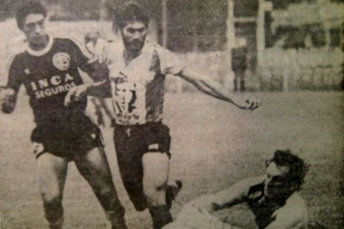 El semblante del expresidente en la casaca de Deportivo Armenio. Crédito: enunabaldosa.com