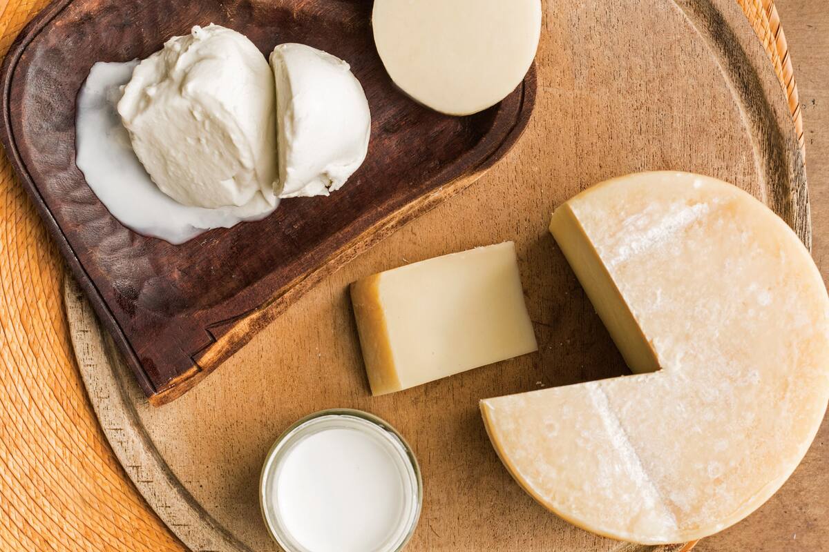 El semiduro Florense, yogur natural, mozzarella y provoleta.