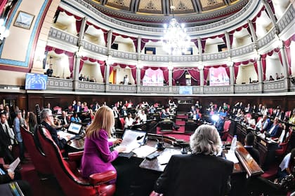 El Senado bonaerense aprobó la Ley Impositiva, la solicitud de Endeudamiento y la prórroga de Emergencias