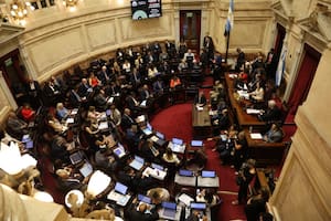 El Senado le dio media sanción en la madrugada de este jueves a la reforma laboral