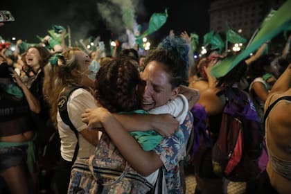 El Senado sancionó la ley que legaliza el aborto sin causa hasta la semana 14 de gestación