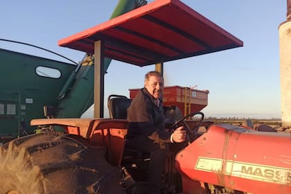 El senador Alfredo de Angeli