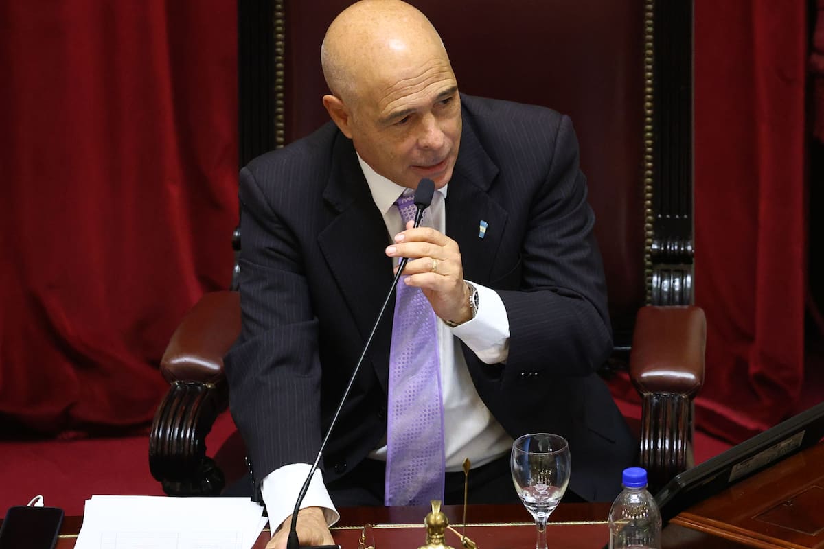 El senador Bartolomé Abdala ejerciendo la presidencia del Senado