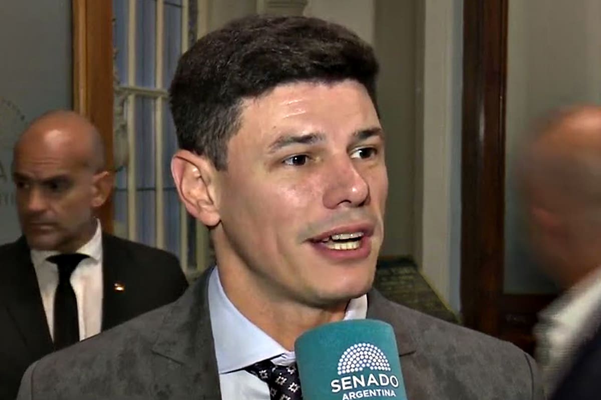 El senador Bruno Olivera Lucero (LLA)