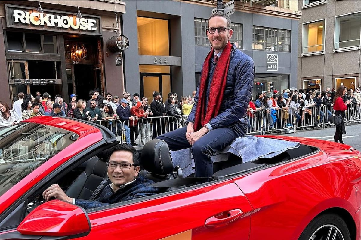 El senador de California, Scott Wiener, llama la atención por sus curiosos proyectos de ley