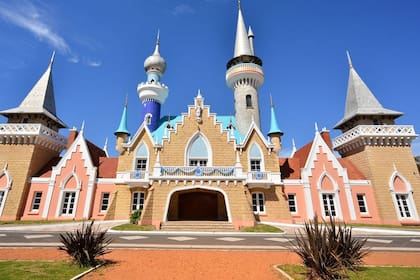 El senador Gustavo Traverso prensentó un proyector de ley para quitarle a La Plata el control de la República de los niños