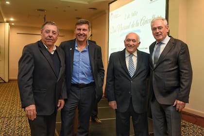 El senador nacional por Entre Ríos, Alfredo De Angeli; el presidente de Capia, Juan Kutulas; Roberto Domenech, presidente de CEPA, y el diputado por la Unión Cívica Radical, Atilio Benedetti