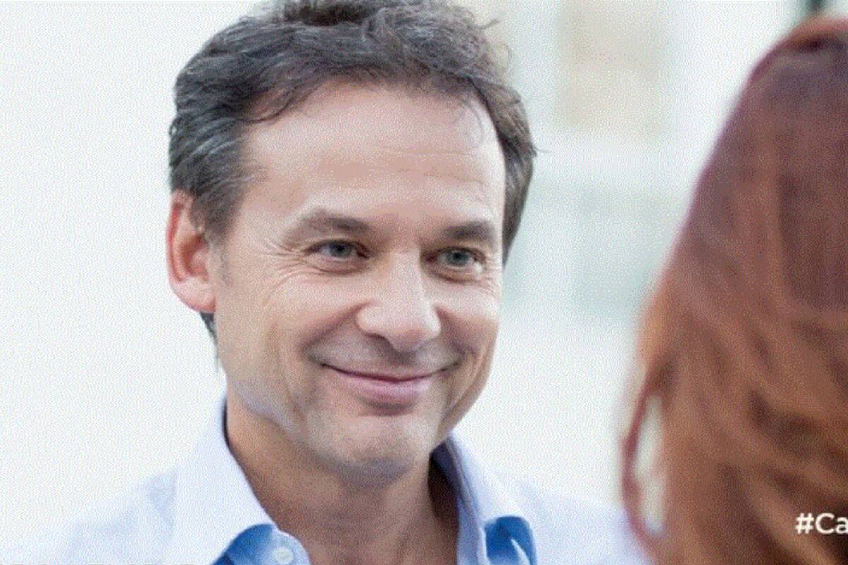 El senador nacional por esa provincia quería acercarse al centro educativo para escuchar los reclamos de los docentes