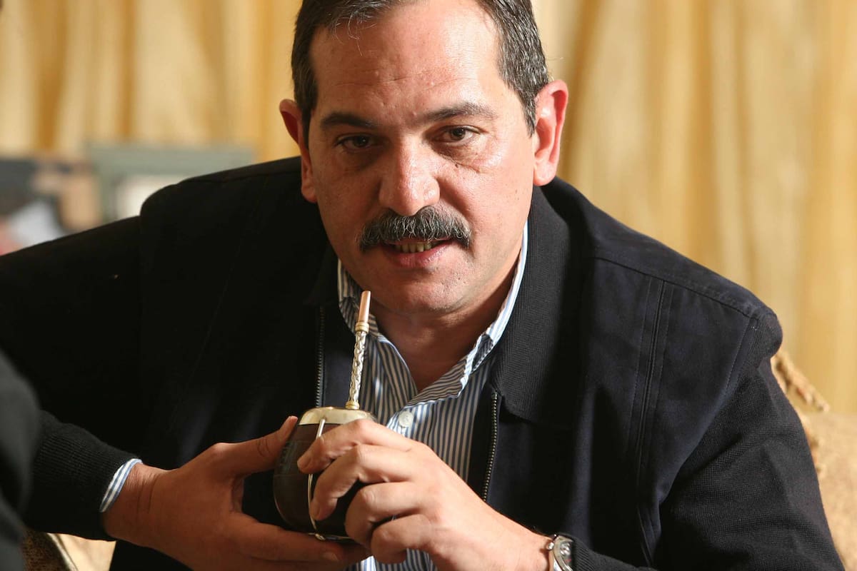 El senador no negó una postulación; negocia su reelección en la Cámara alta para 2021