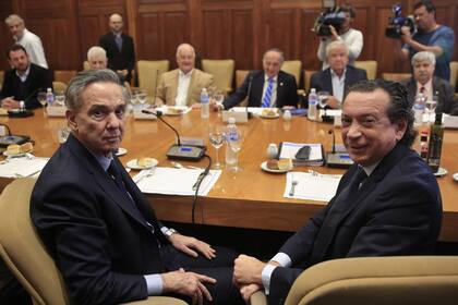 El senador Pichetto y el ministro Sica, junto a las autoridades de la Unión Industrial