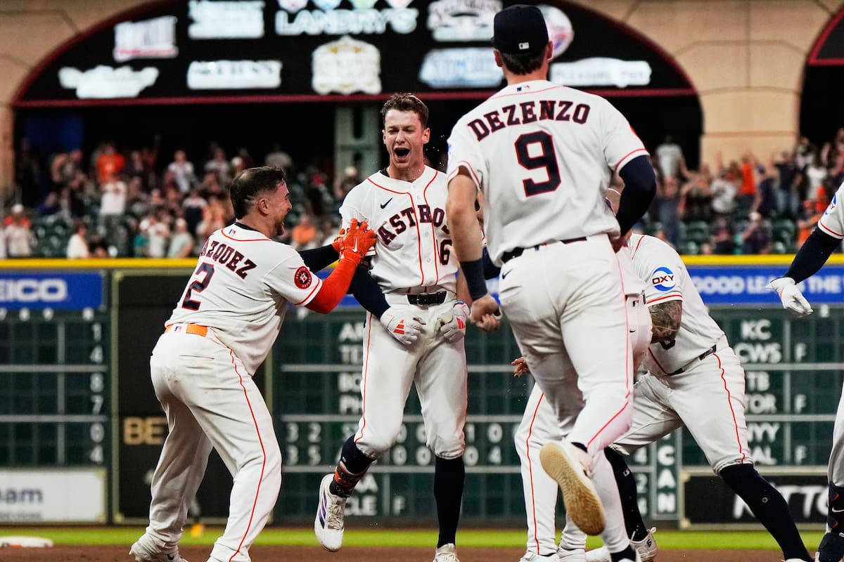 El sencillo decisivo de Cole en la décima da a Astros triunfo 4-3 ante Marineros y corta mala racha