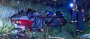 Murieron una mujer, su bebé y su suegro tras caer con el auto a un arroyo en Baradero