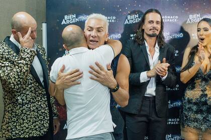 El sentido abrazo entre Ángel Carbajal y Flavio Mendoza