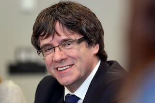 España levanta orden de arresto contra separatista catalán Puigdemont