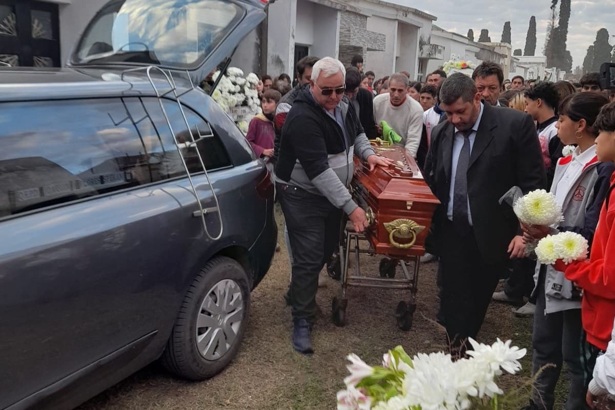 El sepelio de Joaquín Sperani en el cementerio Jesús Redentor, de Laboulaye