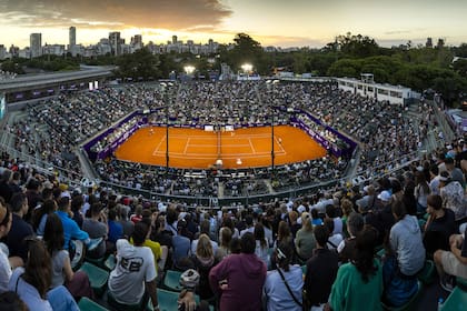 El serbio advierte que la gira latinoamericana que incluye a Buenos Aires es cada vez más corta, no acorde con el aporte que hacen los tenistas de la región al circuito