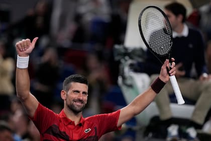 El serbio Novak Djokovic se cruzará con el checo Jakub Mensik en busca de una semifinal del Masters 1000 de Shanghái.