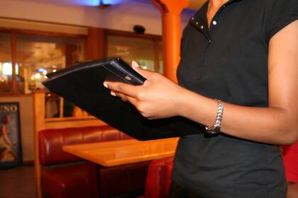 El servicio al cliente es uno de los trabajos peor pagados en Estados Unidos