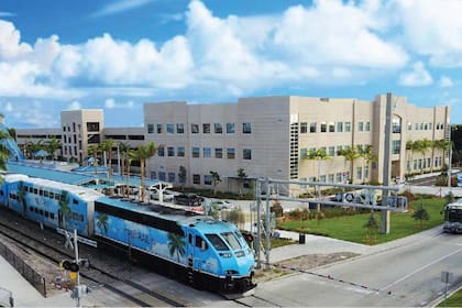 El servicio constará de 26 trenes que recorren más de 14 kilómetros donde se habilitaron 18 paradas intermedias