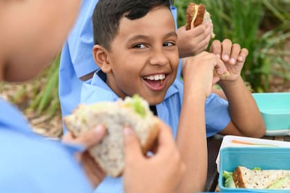 El servicio de comidas para los menores de edad, no requiere de documentación oficial ni pruebas migratorias. Foto: Archivo
