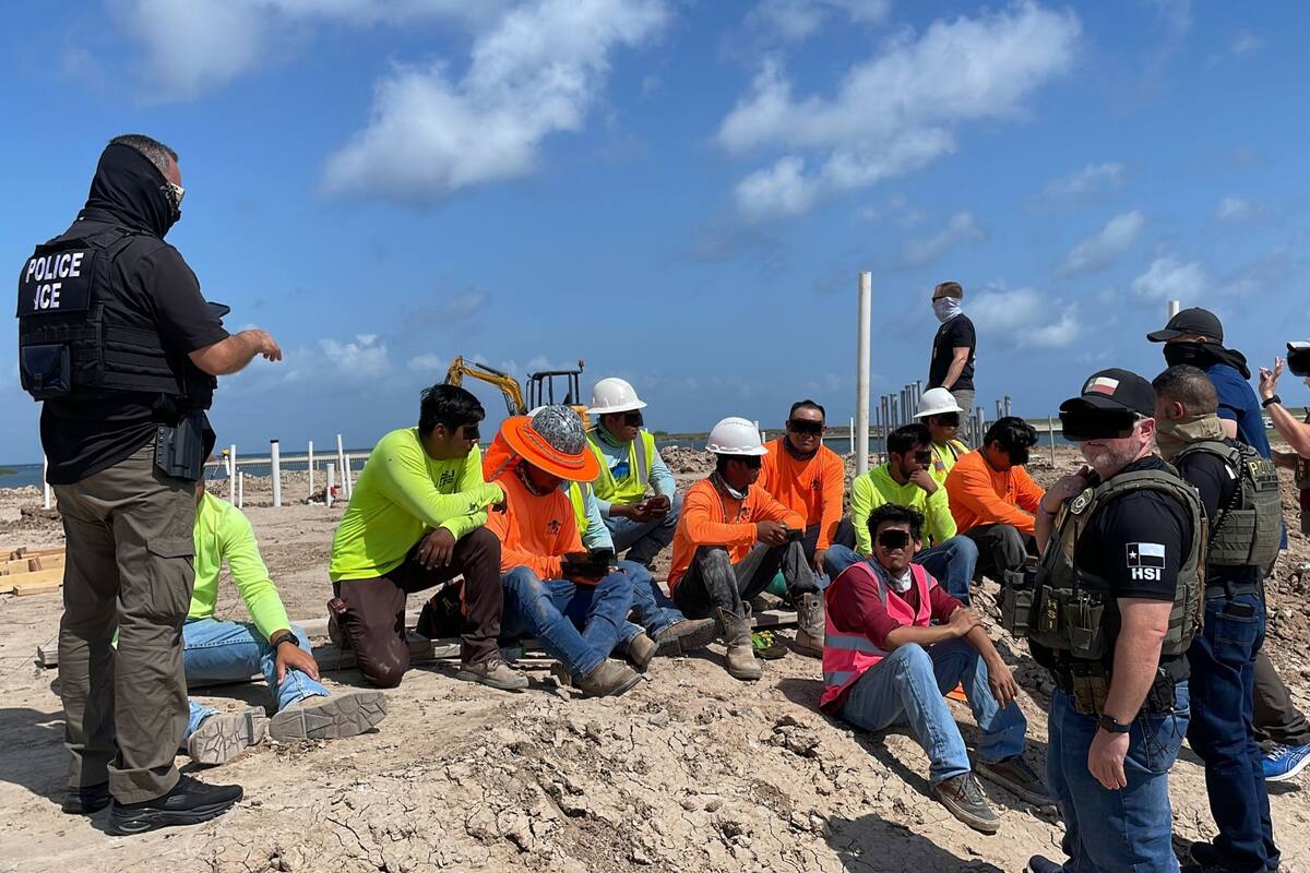 El Servicio de Inmigración y Control de Aduanas detuvo a 25 trabajadores migrantes sin autorización en Texas