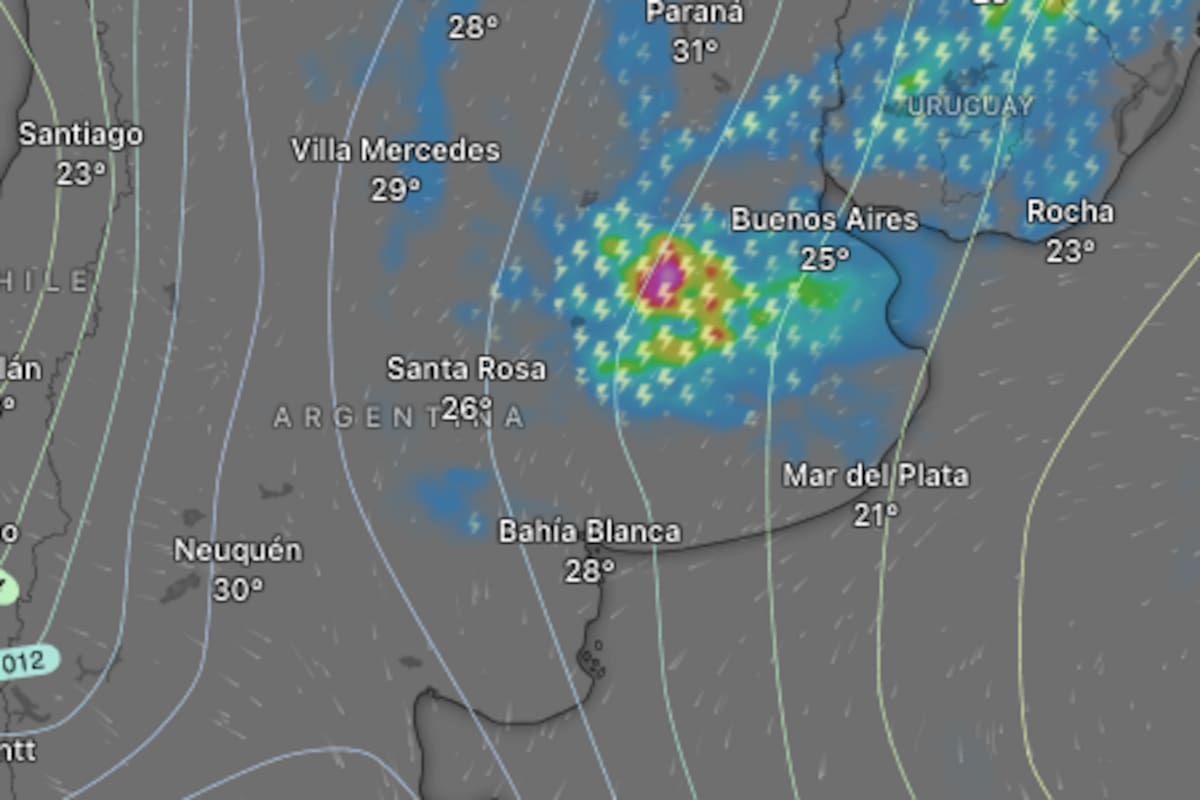 El Servicio Meteorológico Nacional emitió una alerta naranja por lluvias para este sábado.