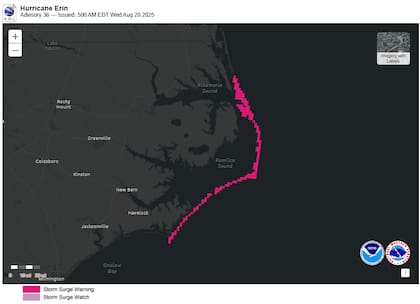 El Servicio Meteorológico Nacional (NWS) proyecta una marejada ciclónica de 3 a 7 pies (1 a 2 metros) de agua por encima del nivel del suelo en Ocracoke Island
