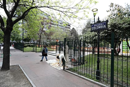 El Servicio Meteorológico Nacional prevé un día sin lluvias y cielo apenas nublado en la Ciudad de Buenos Aires (En foto: Plaza Colombia, Barracas)