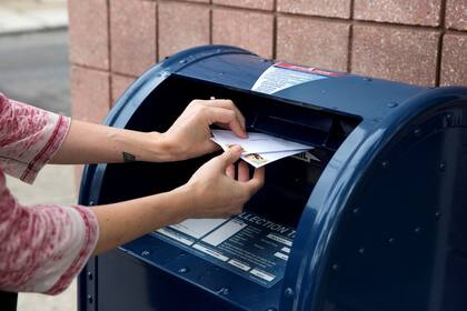 El Servicio Postal de Estados Unidos envió cartas a Michigan y Pennsylvania advirtiendo que es posible que las boletas por correo no se entreguen a tiempo para ser contadas en las elecciones presidenciales porque sus plazos son demasiado ajustados