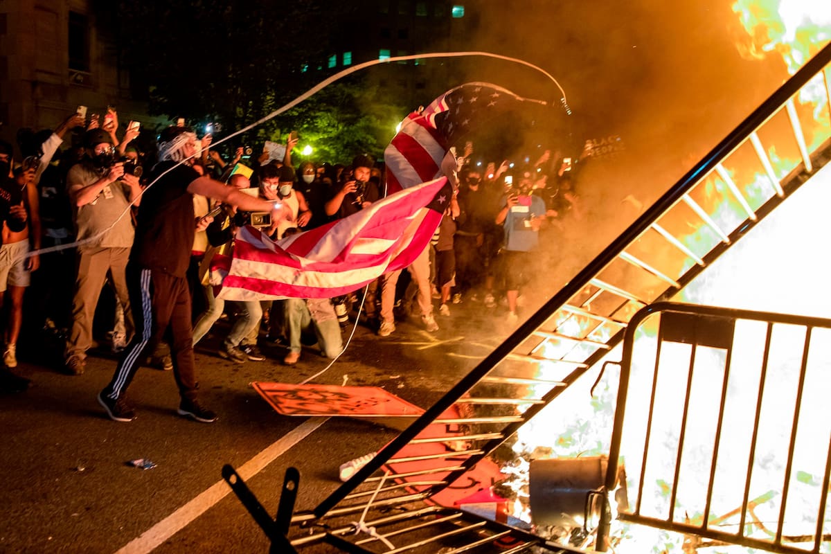El Servicio Secreto encerró a Donald Trump en el búnker de la Casa Blanca en medio de las protestas