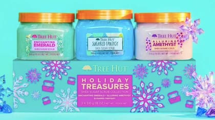 El set Holiday Treasures de Tree Hut es ideal para los aficionados a los baños relajantes y cuesta 25 dólares (Walmart.com)