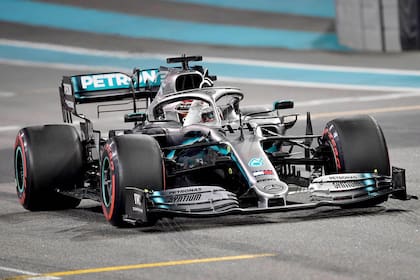 El séxtuple campeón del mundo Lewis Hamilton ensayará el miércoles, con Mercedes, en Silverstone; la escudería de Brackley inciará las pruebas privadas un día antes, con el finlandés Valtteri Bottas