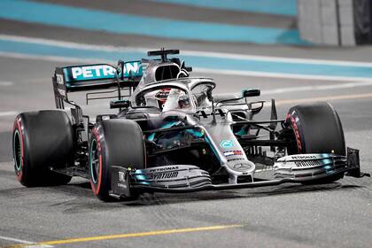El séxtuple campeón del mundo Lewis Hamilton ensayará el miércoles, con Mercedes, en Silverstone; la escudería de Brackley inciará las pruebas privadas un día antes, con el finlandés Valtteri Bottas